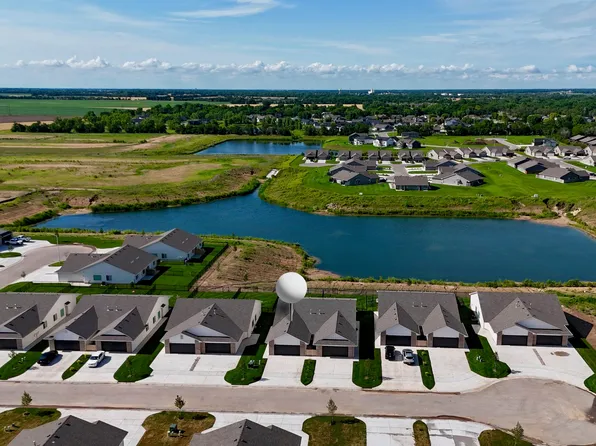 5566 N Sandkey Ct, Wichita, KS 67204