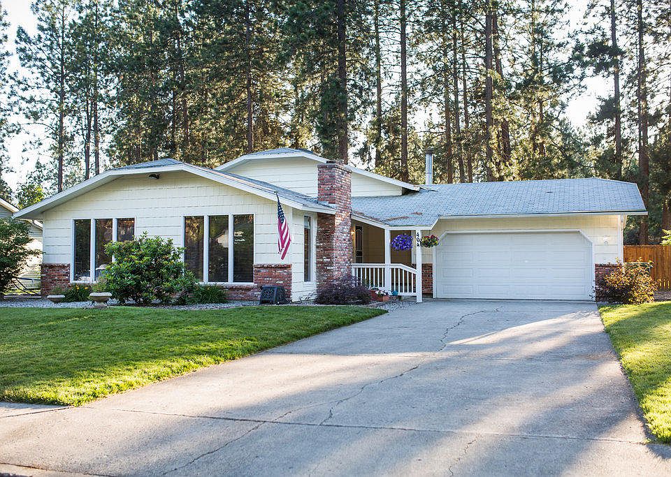 1st image of 404 S Forest Glen Blvd