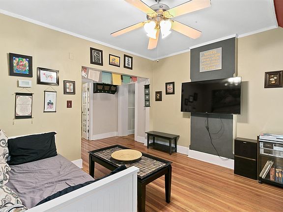 5th image of 726 E 16th Ave