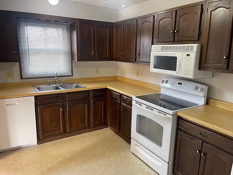 926 Timber Ln — Photo 14