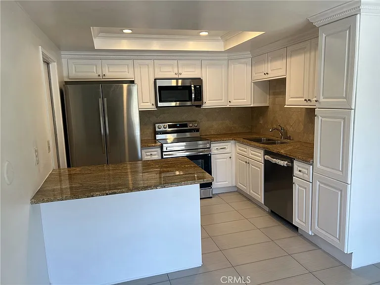 5444 Cajon Ave — Photo 4