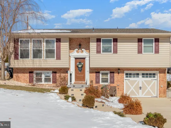 309 Sunset Dr, New Cumberland, PA 17070