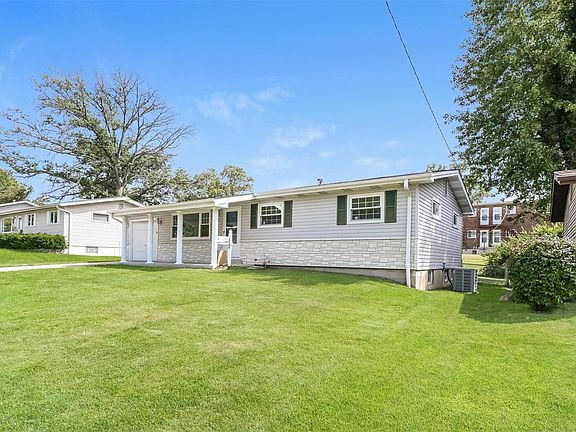 3rd image of 1200 Acredale Dr