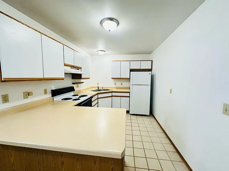317 Crestview Ln #B — Photo 6