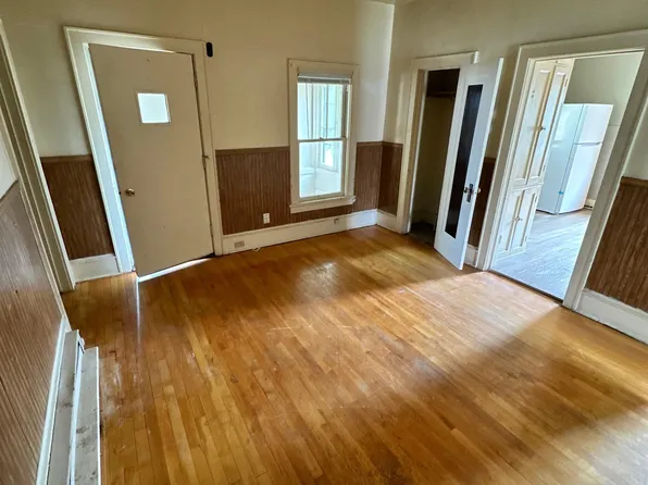 1217 High Ave #4, Oshkosh, WI 54901