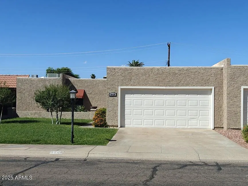 3 bed, 2.0 bath, 1431 sqft, $2,800 — Photo 3