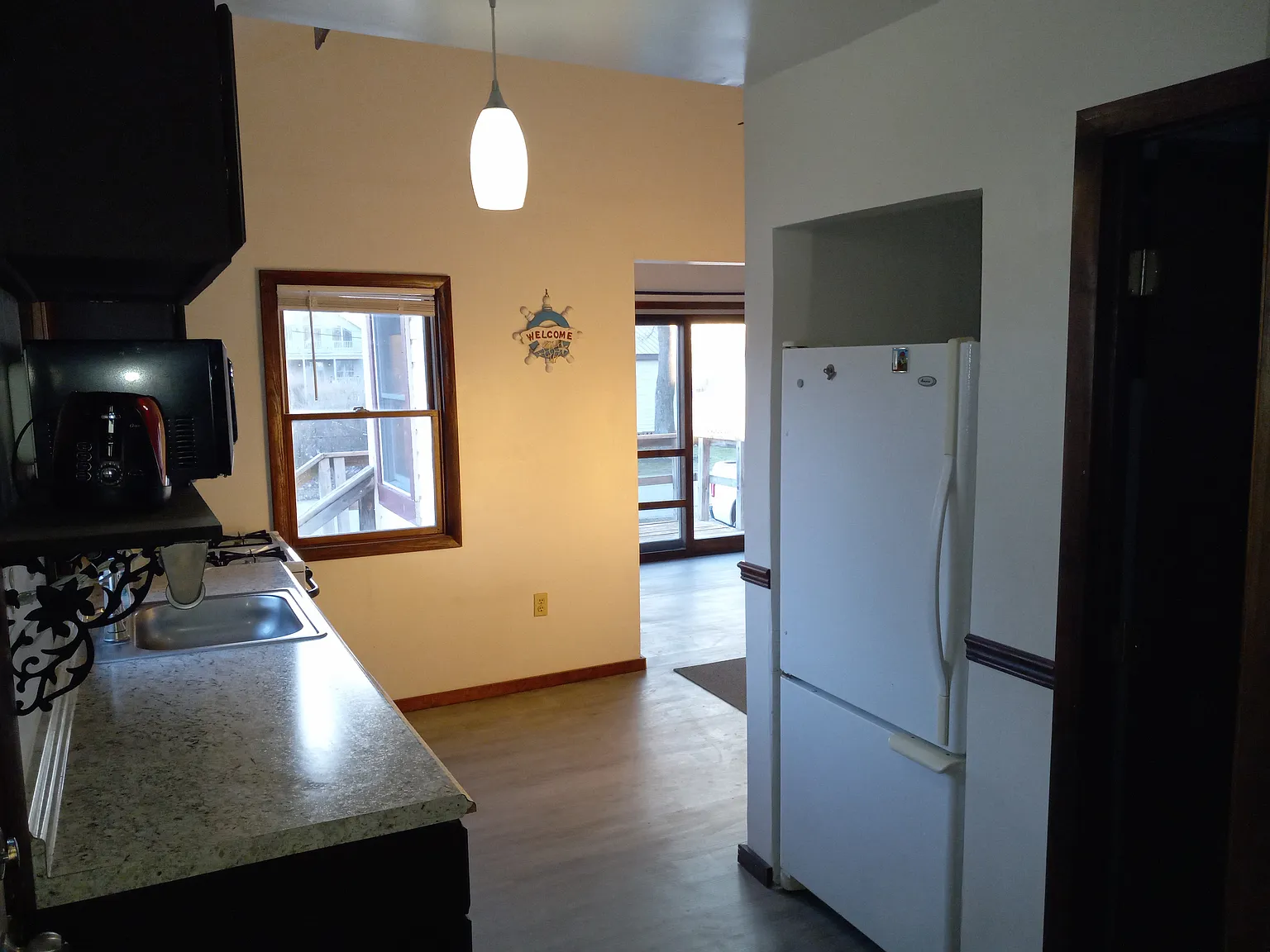 2 bed, 598 sqft, $1,300 — Photo 4