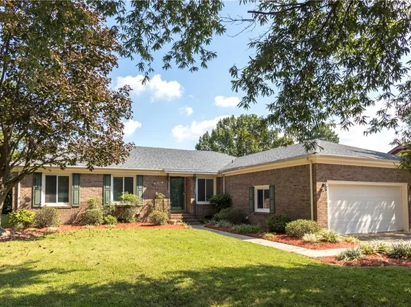 5144 Stratford Chase Dr, Virginia Beach, VA 23464