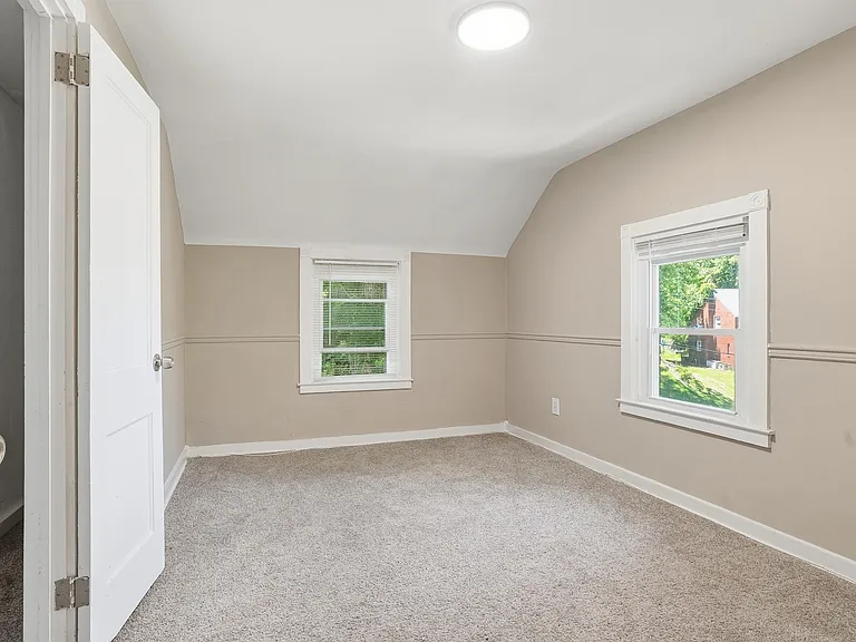 624 Elm Dr — Photo 13