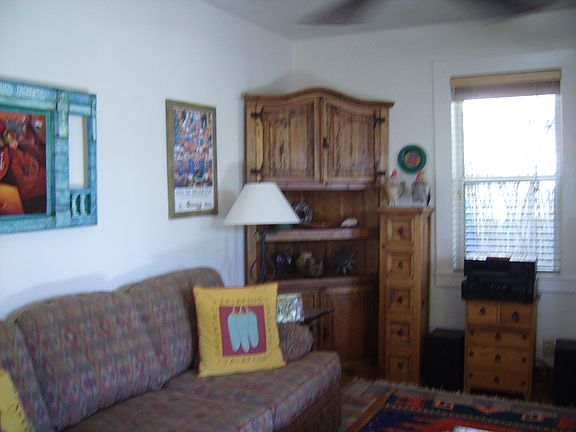 3rd image of 815 W 13th St