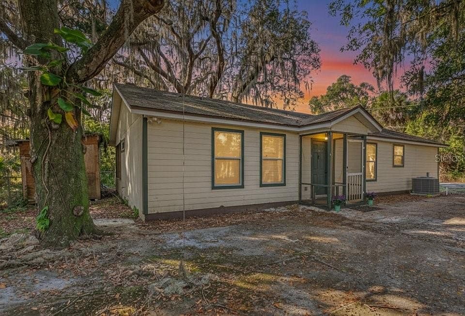 1st image of 683 W Cathedral Pl