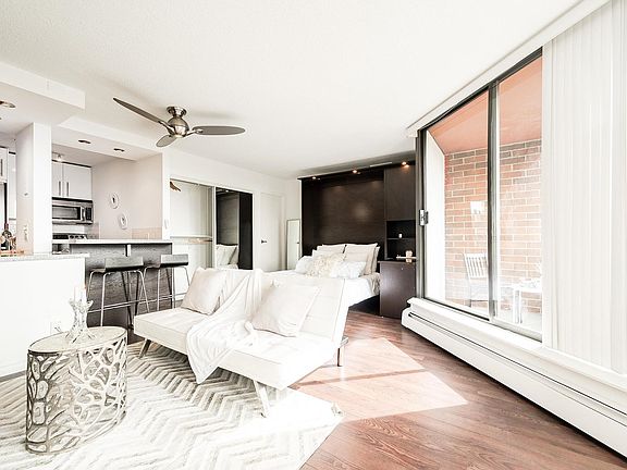 5th image of 950 Drake St #613
