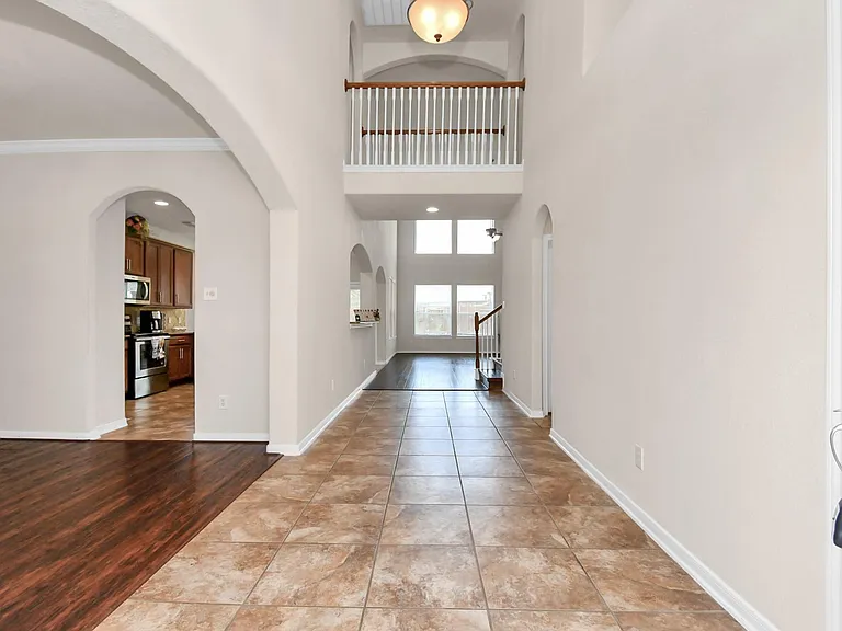 8627 Sweet Pasture Dr — Photo 2