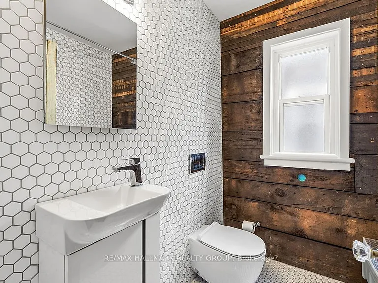 439 Kent St — Photo 27