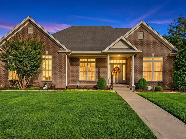 2806 Laurelstone Ln, Bowling Green, KY 42104