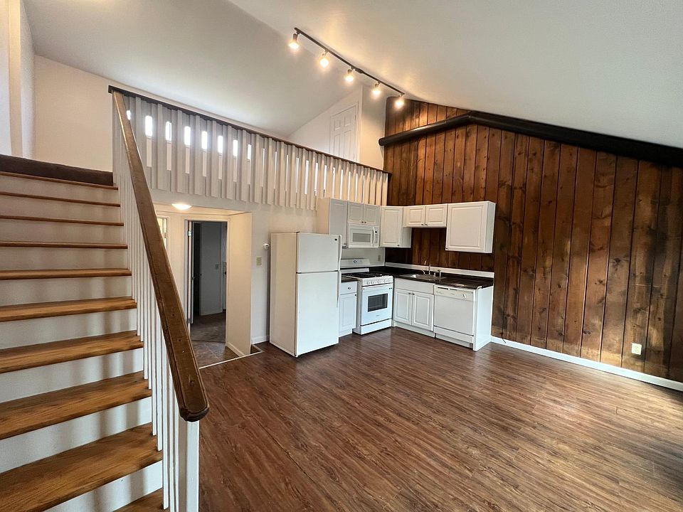 1st image of 442 Parkdale Ave #2