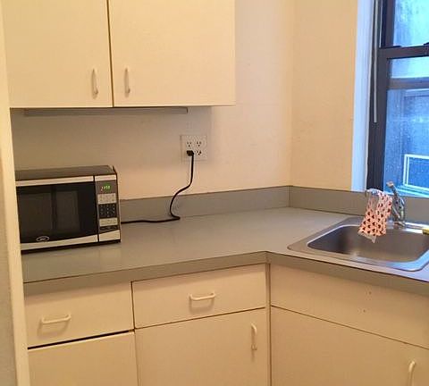 5th image of 208 E 84th St APT 4B