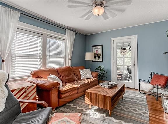 5th image of 4317 Mercier St APT 2S