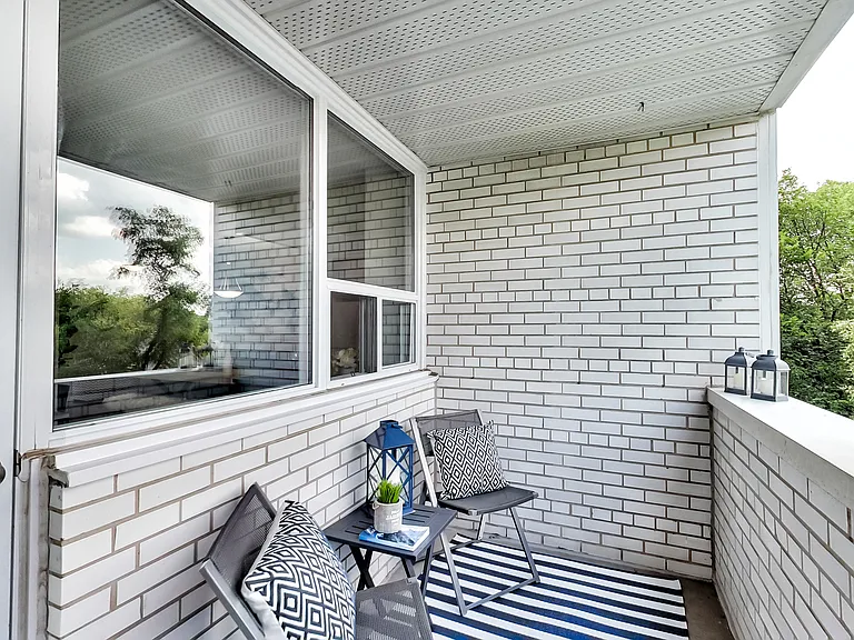 630 Roselawn Ave — Photo 80