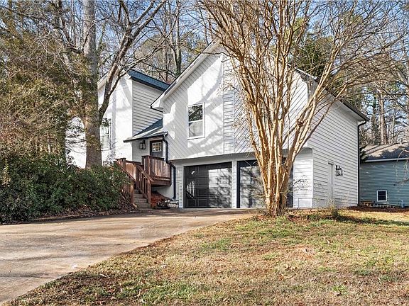 2nd image of 1100 Spring Pl