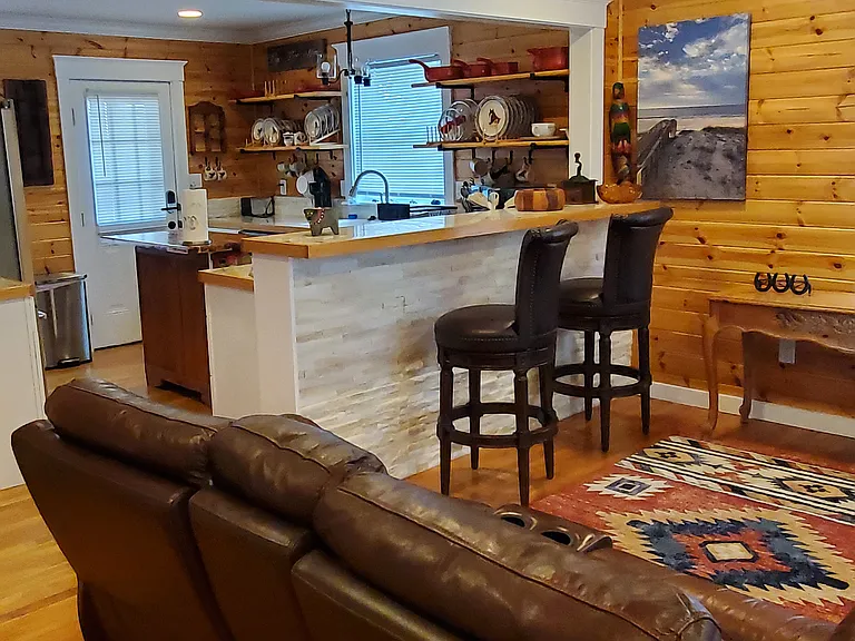 523 Graham Ave — Photo 15