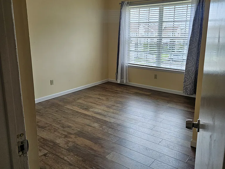 464 London Ct #464 — Photo 18