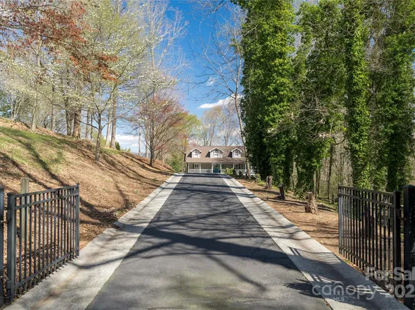 8172 Summit Ridge Dr, Catawba, NC 28609