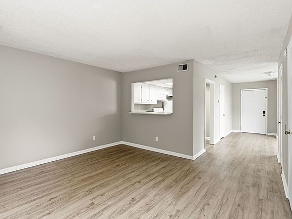 4th image of 1241 N Graycroft Ave