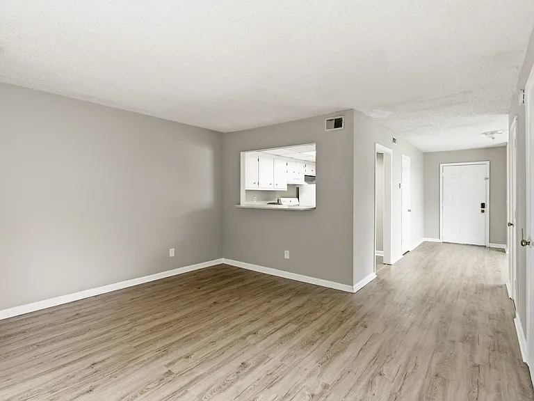 1241 N Graycroft Ave — Photo 4