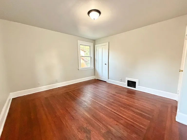 1750 Avonlea Ave — Photo 11