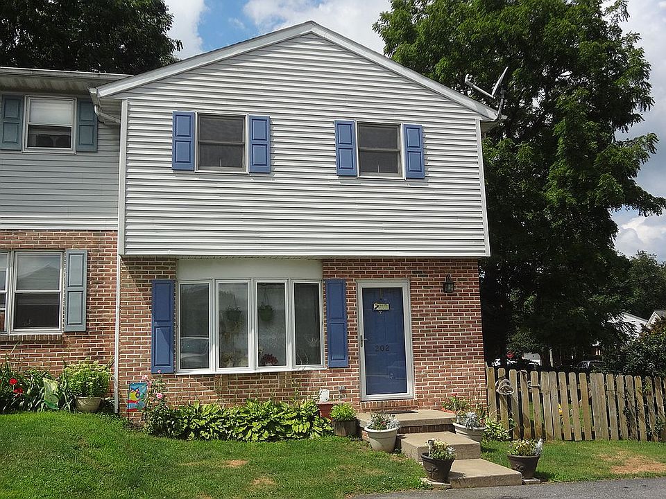 1st image of 202 Riverview Dr