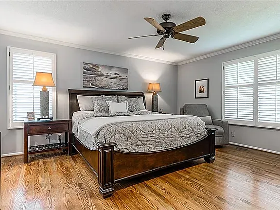 Master bedroom - on main level
