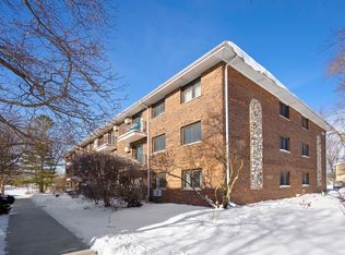 1220 S Lorraine Rd APT 1A, Wheaton, IL 60189