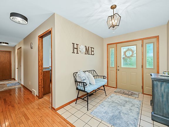 5th image of 310 Wintree Ln