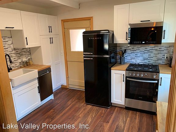 2nd image of 798 Tallac Ave