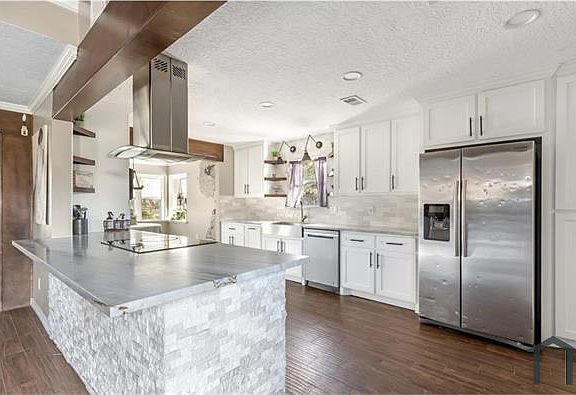 3rd image of 20307 Pinehurst Trail Dr
