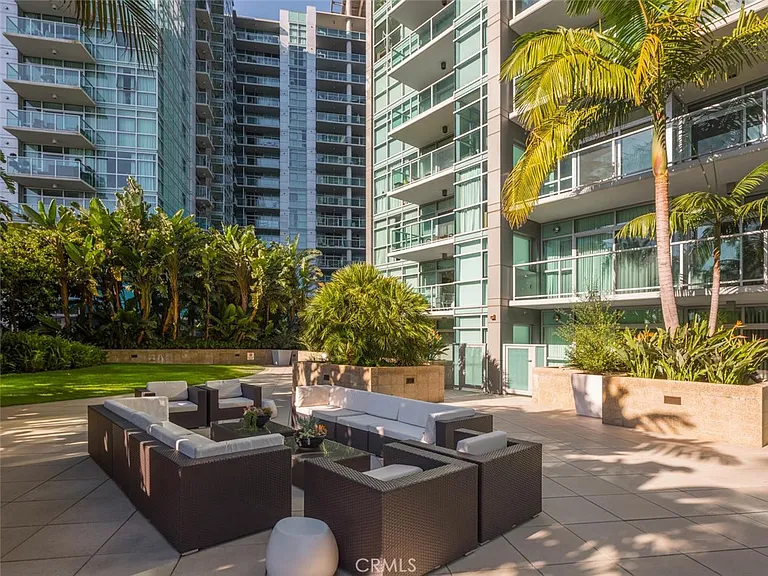 13650 Marina Pointe Dr #1605 — Photo 20