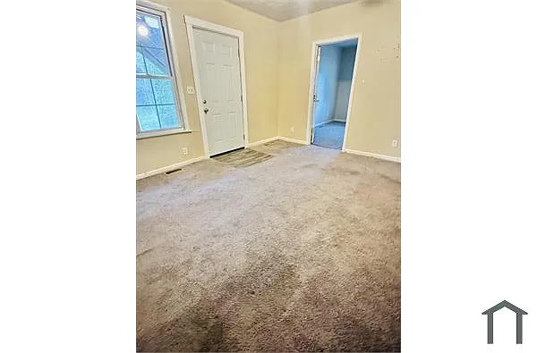 Building Photo - 1008 E Kirby Ave #2