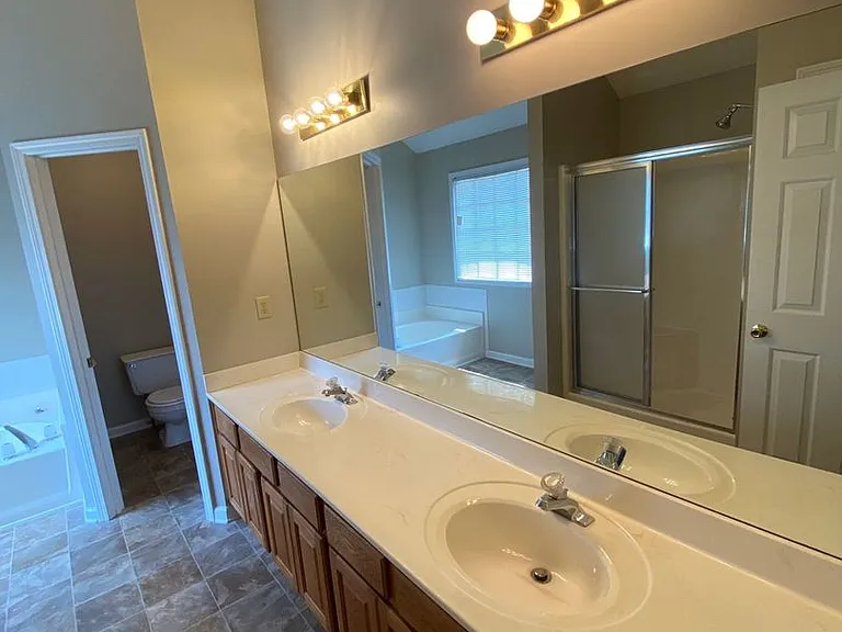 1405 Glenfield Dr — Photo 8