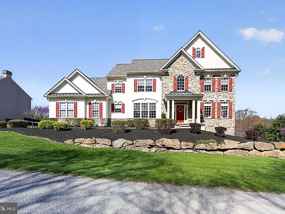 2nd image of 19 Steepleview Dr