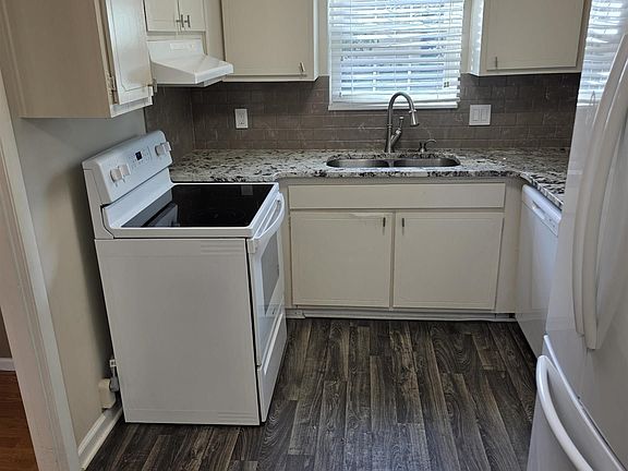 2nd image of 116 Chateau Deville #H