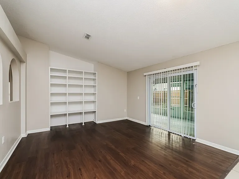 12814 Lake Vista Dr — Photo 8