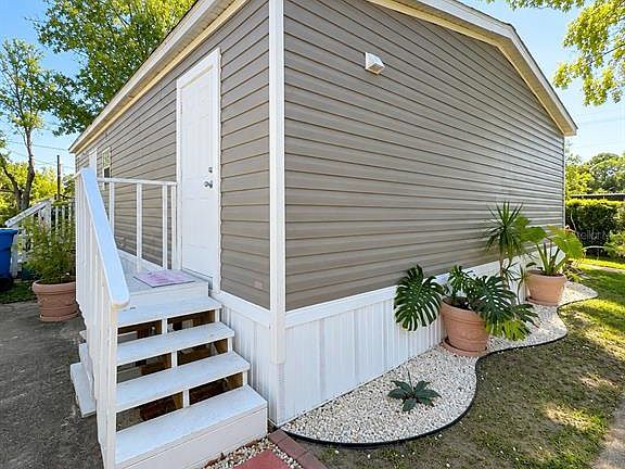3rd image of 1111 AVENUE G