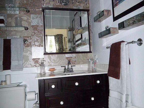 Bathroom on top floor
