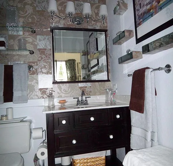 Bathroom on top floor
