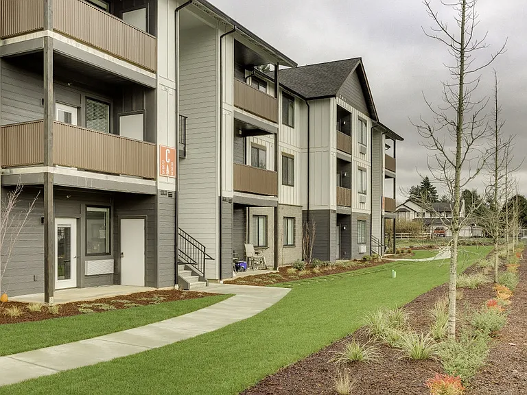 Union Park Apartments — Photo 25