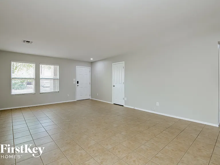 5747 W King Snake Dr — Photo 3