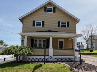 910 Temple Ave, New Castle, PA 16101
