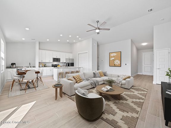 5th image of 371 Bryn Mawr Ave NE
