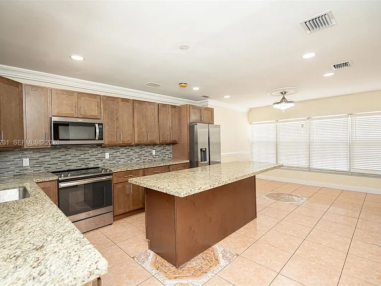 5613 Pierce St #1 — Photo 9